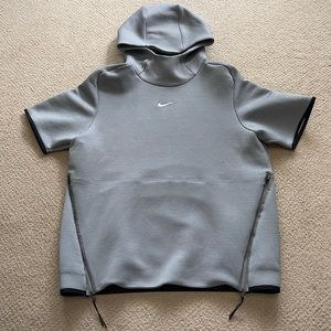 Nike Therma-Fit Short Sleeve Pullover Travel Hoodie- Men’s Large